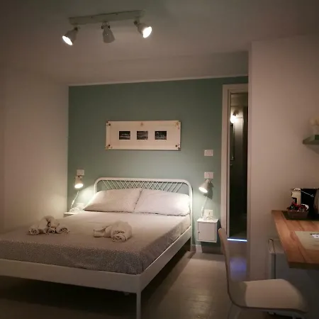 Simply House In 2 Apartment Bari