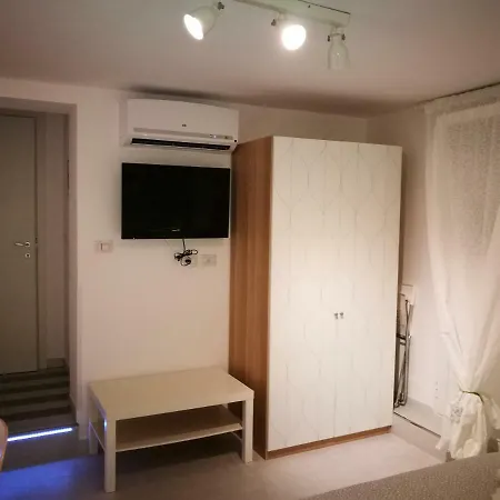 Simply House In 2 Apartment Bari